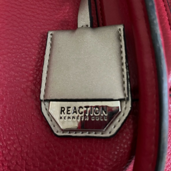 Kenneth Cole Reaction New York, Gorgeous, red, key hook on side - Picture 3 of 5